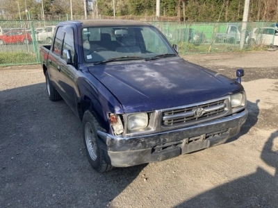 TOYOTA HILUX SPORTS PICK UP