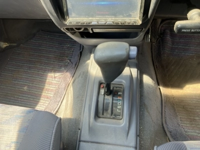 TOYOTA HILUX SPORTS PICK UP