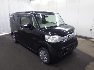 HONDA N-BOX SLASH