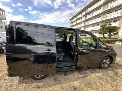 NISSAN SERENA