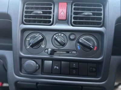 NISSAN NT100 CLIPPER