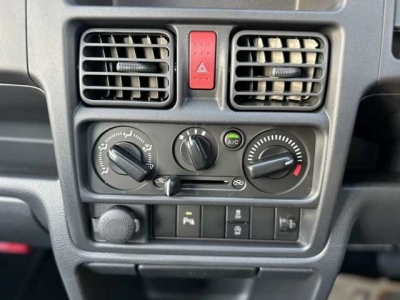 NISSAN NT100 CLIPPER