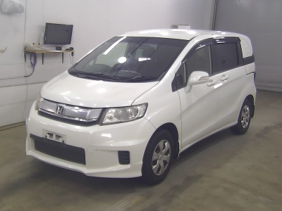 HONDA FREED SPIKE