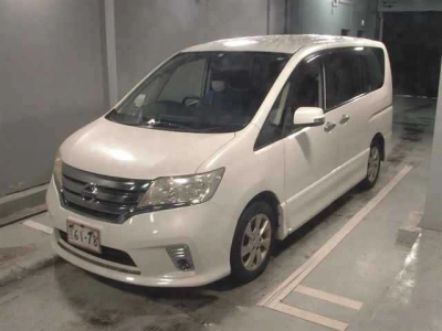 NISSAN SERENA