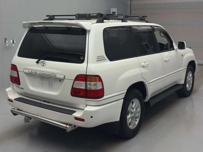 TOYOTA LAND CRUISER 100