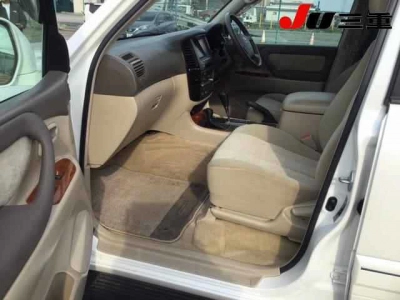 TOYOTA LAND CRUISER 100