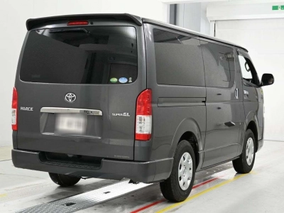 TOYOTA HIACE VAN