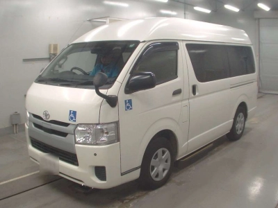 TOYOTA HIACE VAN