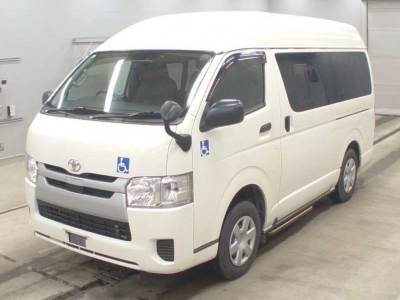 TOYOTA HIACE VAN