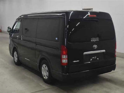 TOYOTA HIACE WAGON