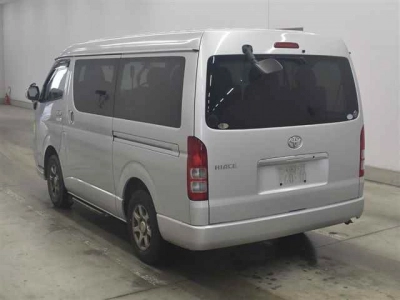 TOYOTA HIACE WAGON