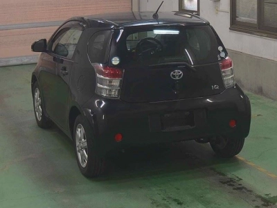 TOYOTA IQ