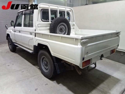 TOYOTA LAND CRUISER 70