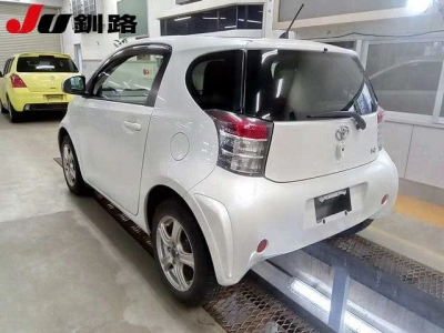 TOYOTA IQ