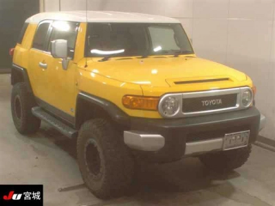 TOYOTA FJ CRUISER