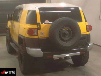 TOYOTA FJ CRUISER