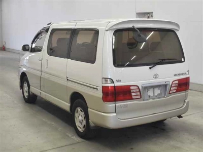TOYOTA GRAND HIACE