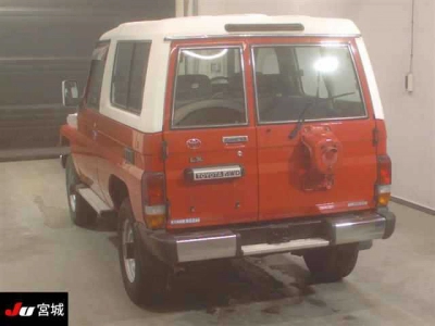 TOYOTA LAND CRUISER 70