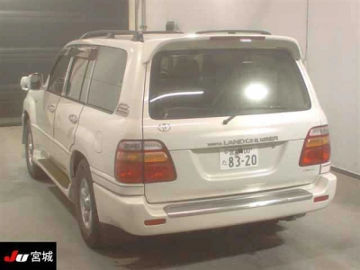 TOYOTA LAND CRUISER 100