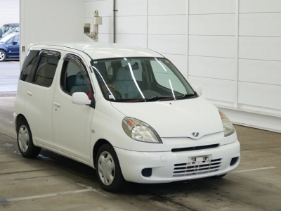 TOYOTA FUN CARGO
