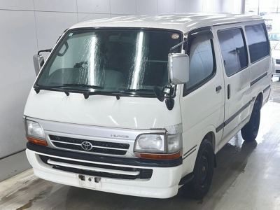 TOYOTA HIACE VAN