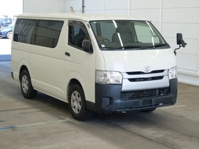 TOYOTA HIACE