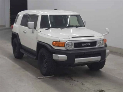 TOYOTA FJ CRUISER