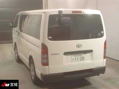 TOYOTA HIACE VAN