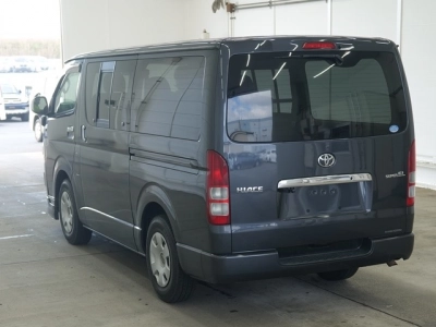 TOYOTA HIACE