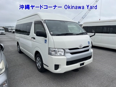 TOYOTA HIACE COMMUTER