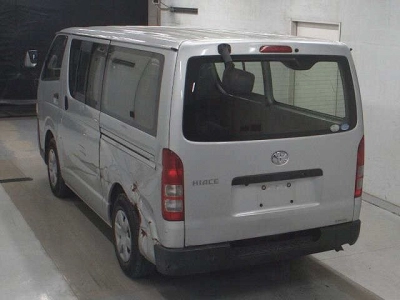 TOYOTA HIACE