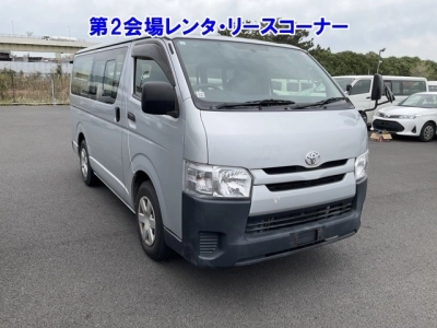 TOYOTA HIACE