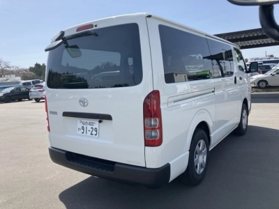 TOYOTA HIACE