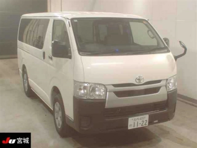 TOYOTA HIACE VAN