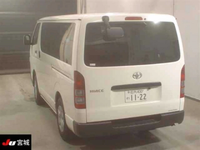 TOYOTA HIACE VAN