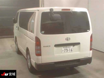 TOYOTA HIACE VAN