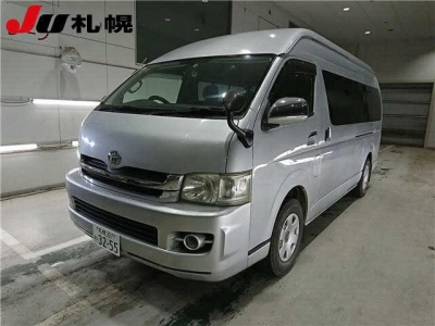 TOYOTA HIACE WAGON
