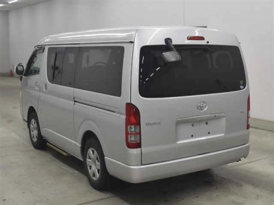 TOYOTA HIACE WAGON