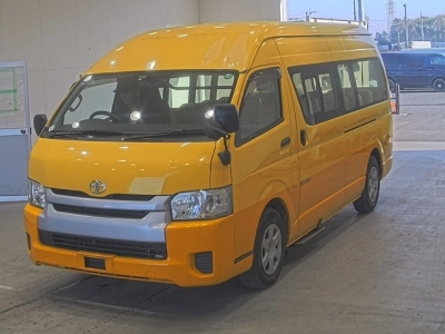 TOYOTA HIACE
