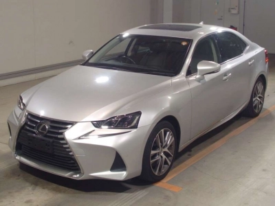LEXUS IS