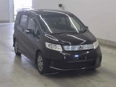 HONDA FREED SPIKE HYBRID