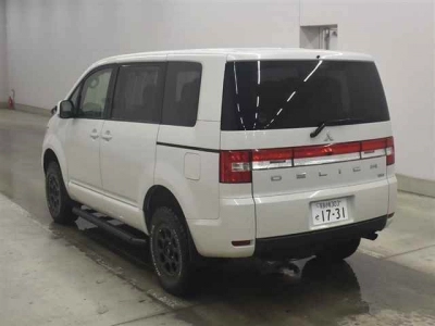 MITSUBISHI DELICA D:5