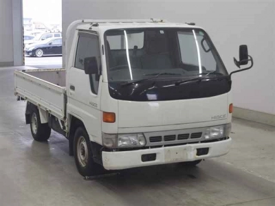 TOYOTA HIACE TRUCK
