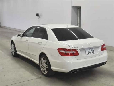 MERCEDES BENZ E CLASS