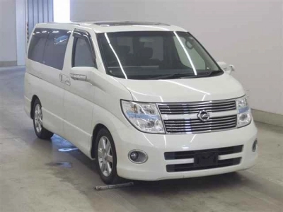 NISSAN ELGRAND