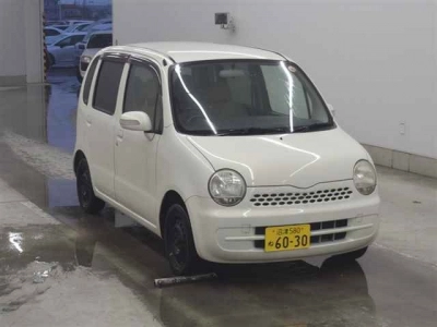 DAIHATSU MOVE LATTE