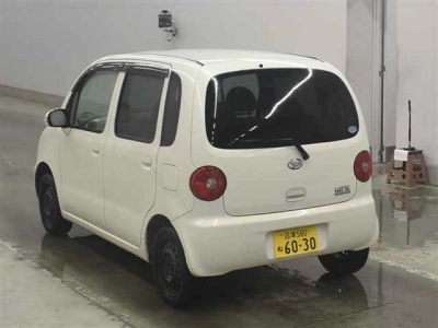 DAIHATSU MOVE LATTE