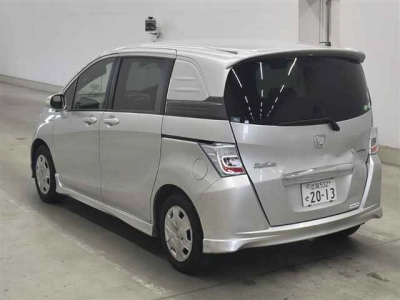 HONDA FREED SPIKE HYBRID