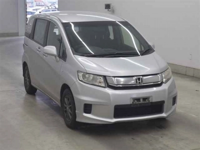 HONDA FREED SPIKE
