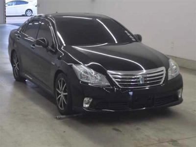 TOYOTA CROWN HYBRID